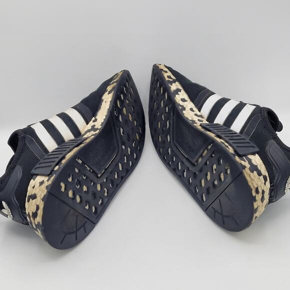 Adidas NMD R1 FV8732 black camo mens size 7 black camo main image 6